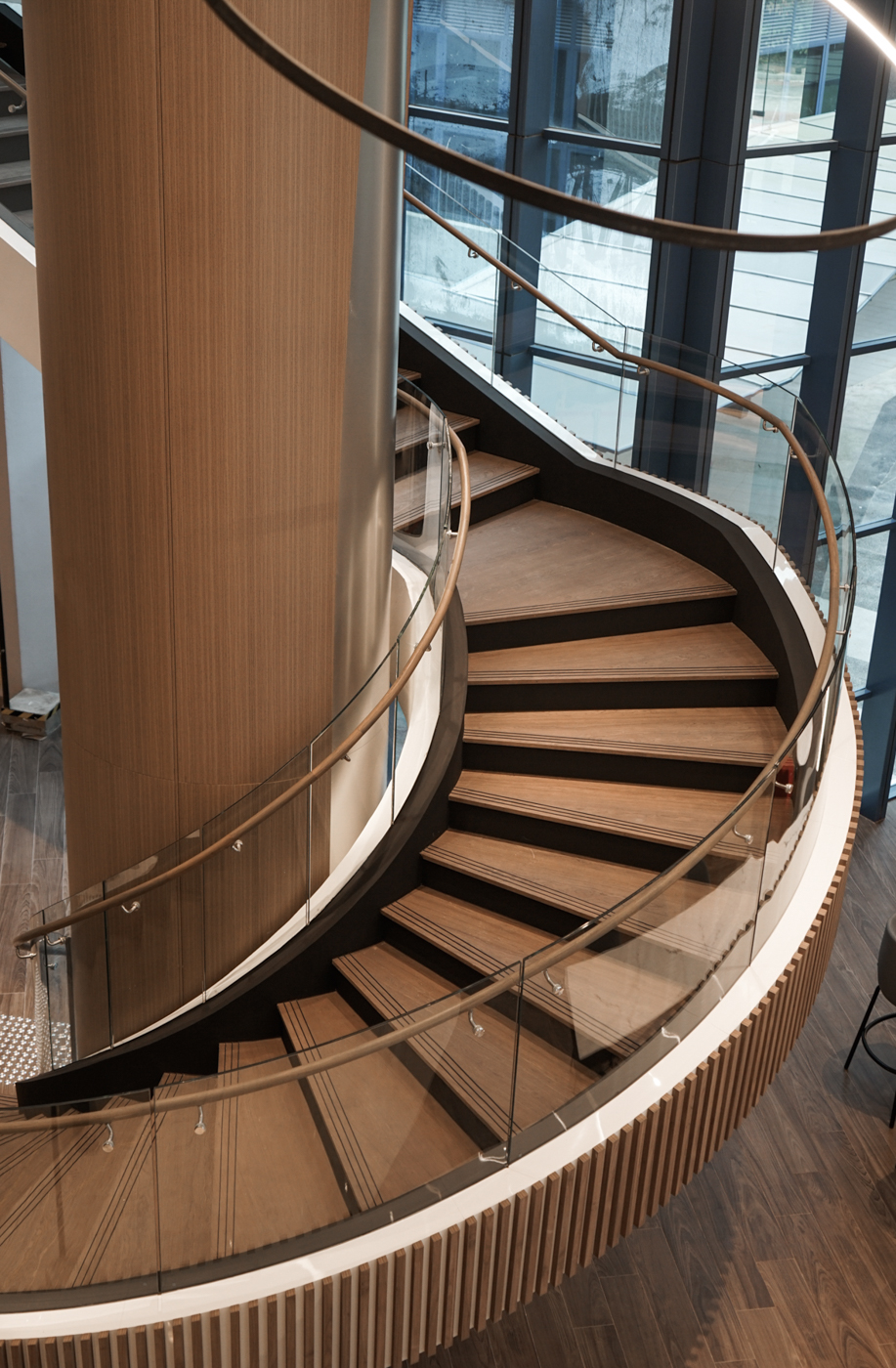 Onewood Spiral Staircase Tread and Curved Handrail